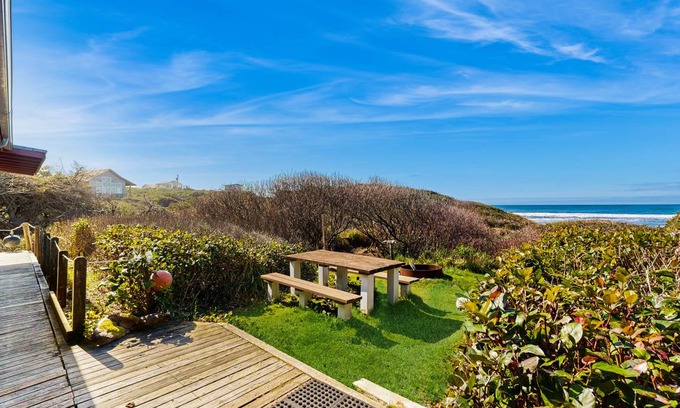 Yachats Cabin | 73 m² Cabin ∙ 2 bedrooms ∙ 7 guests