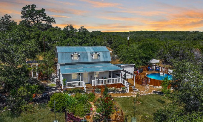 Spring Branch House | 74 m² House ∙ 2 bedrooms ∙ 4 guests