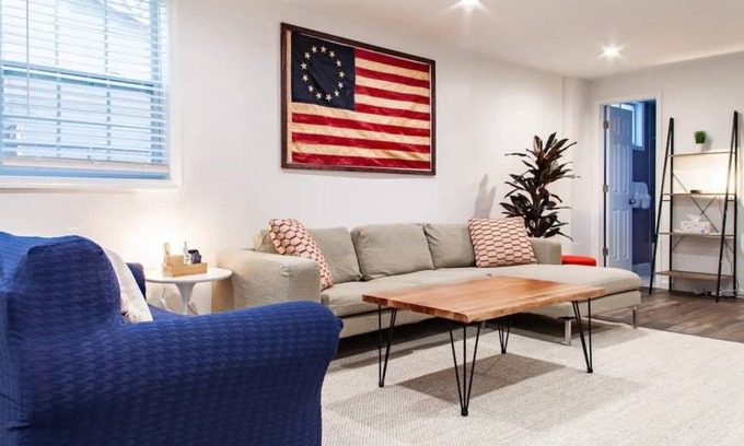 East Falls Church Apartment | 82 m² Apartment ∙ 1 bedroom ∙ 4 guests