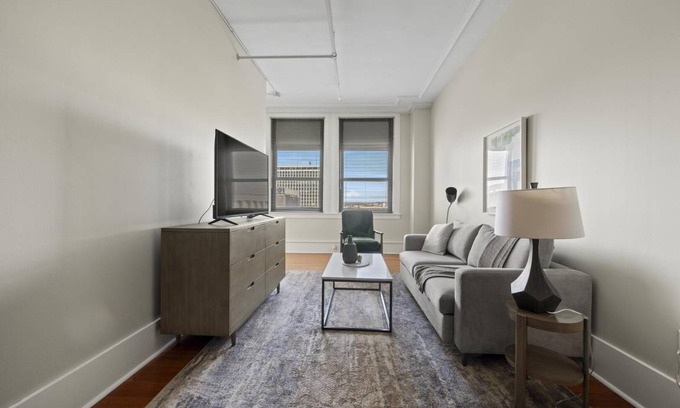 East Bank Apartment | 84 m² Apartment ∙ 2 bedrooms ∙ 4 guests