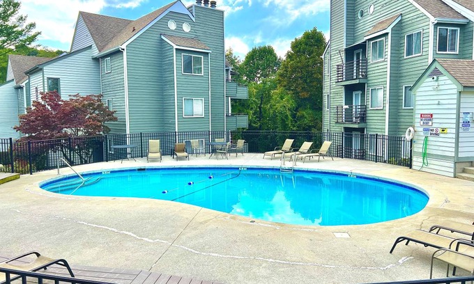 Chalet Village Condo | 88 m² Condo ∙ 2 bedrooms ∙ 8 guests
