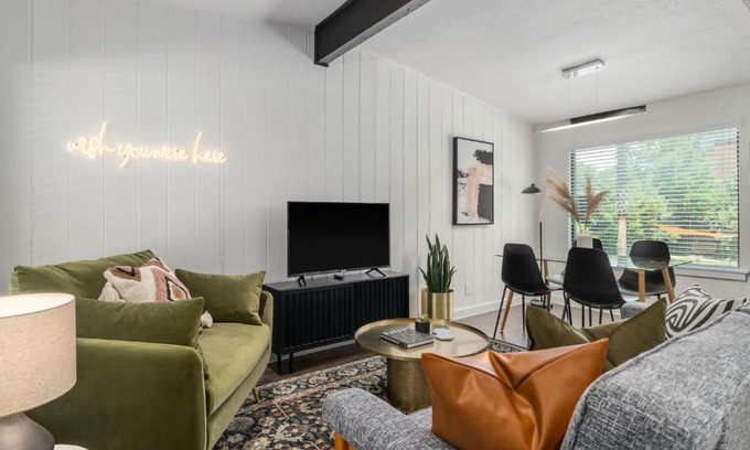 Neartown Apartment | Abode Houston - Norfolk