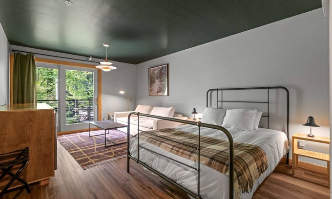 Rocky Grove Other | Accommodation ∙ 1 bedroom ∙ 3 guests