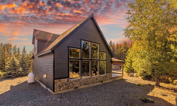 Ronald House | Affordable Family Mountain Cabin | Outdoor Silo + Hot Tub & Hidden Rewards