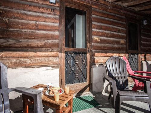 Ruidoso Cabin | Apache Village Cabinette 11, Queen Bed, Midtown, Sleeps 2