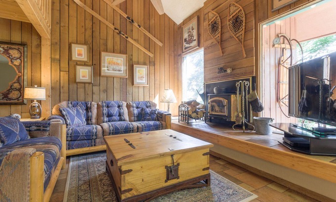 Brian Head Apartment | Aspens 5B-Cozy Condo right across from Giant Steps