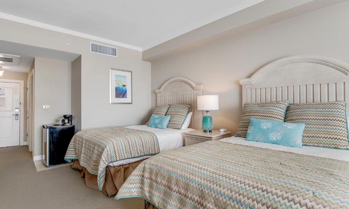 Isle of Palms Hotel | B317 Residence at Sweetgrass