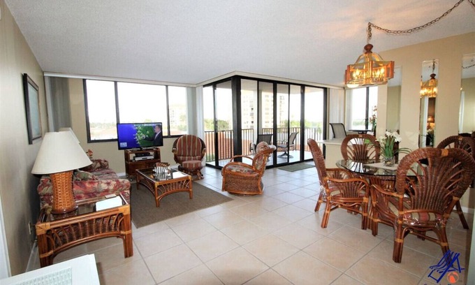 St. Petersburg Condo | Bay Front Serenity: 4th Floor 2BD/2BA at Isla Del