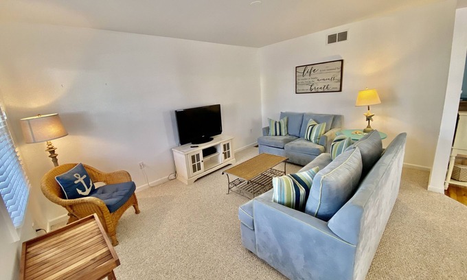 North End Condo | *Beach Block (3BD) Condo*