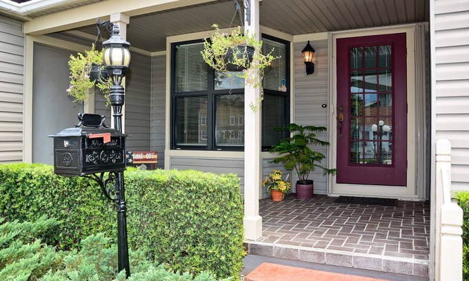 West Palm Beach House | Beautiful Home in West Palm Beach W/Largest Pool and Jacuzzi