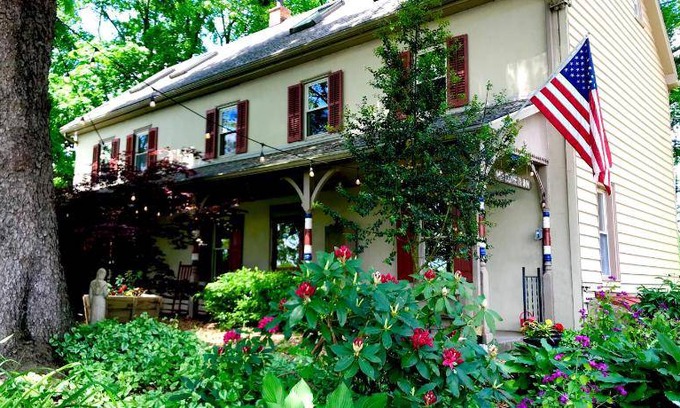 Pipersville Bed & Breakfast | Bed and breakfast ∙ 2 guests