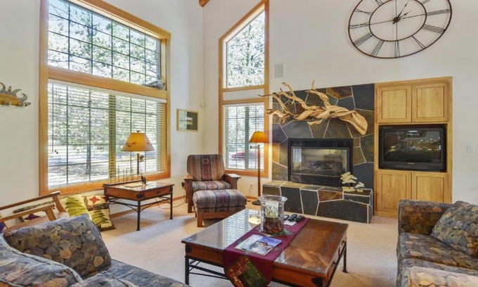 Sunriver House | Big Sky 02