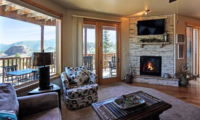 Estes Park Condo | Bighorn Mountain 19B - 2 Br Condo-Lake/Mountain Views!
