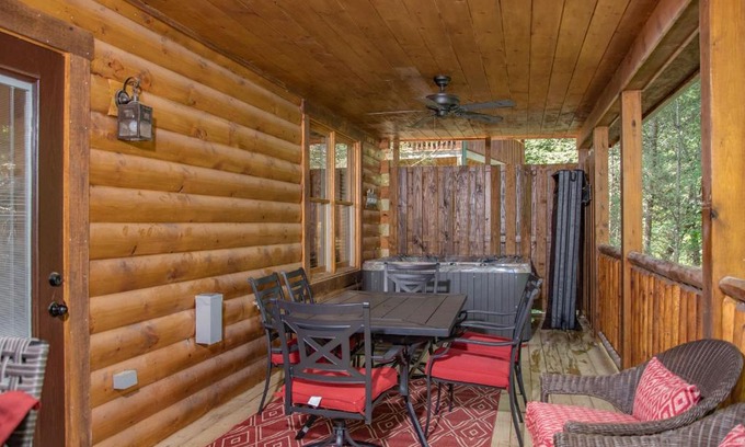 Pigeon Forge House | Black Bear Getaway