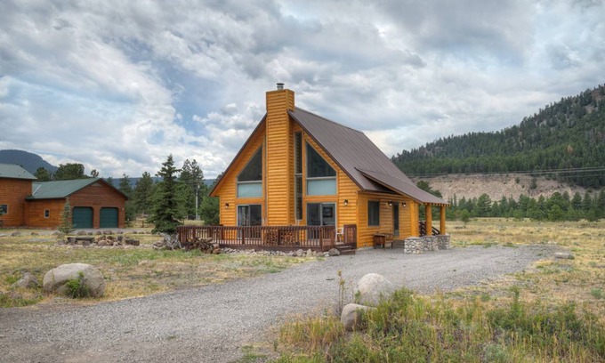 South Fork Cabin | Cabin ∙ 2 bedrooms ∙ 4 guests