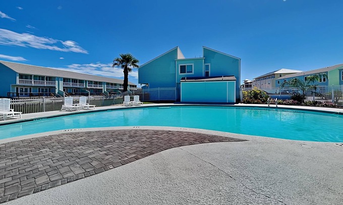 Key Allegro Condo | Canal Royale | Access to Boat Dock + Slip & Pool and Hot Tub!