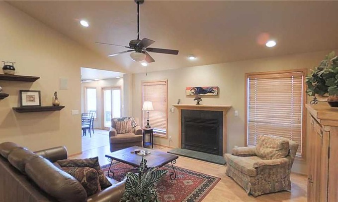 Twin Creek Village Cabin | Cedar Ridge Cabin ( 5 Bedroom cabin )