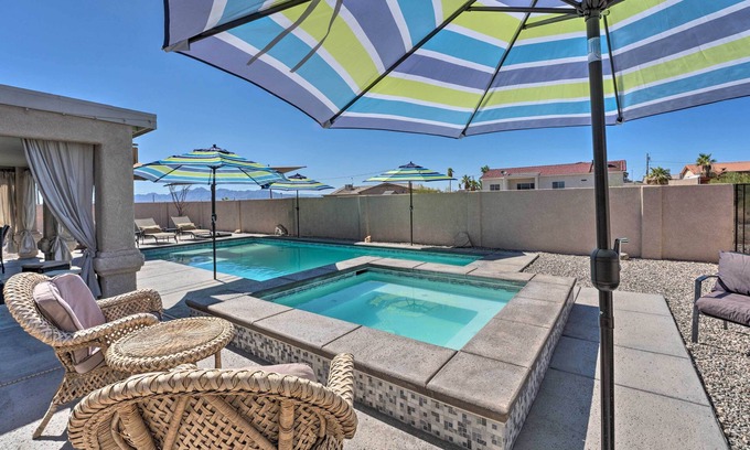 Lake Havasu City House | Central Lake Havasu City House: Grill & EV Charger