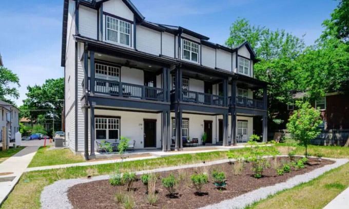 Historic Waverly House | Central Villa *5 min to Broadway* Walk to 12 South