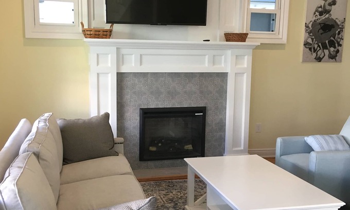 North End House | Centrally Located, COMPLETELY RENOVATED FOR 2020; Maintains Historic Character