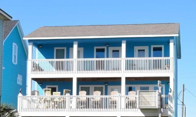 Port Bolivar House | Changes in Latitudes - 2ND ROW GULF/BEACHVIEWS! - 4/3, Sleeps 14