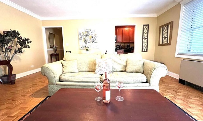 Downtown Atlanta Apartment | Charming Condo Downtown. Next to AmericasMart. 3N