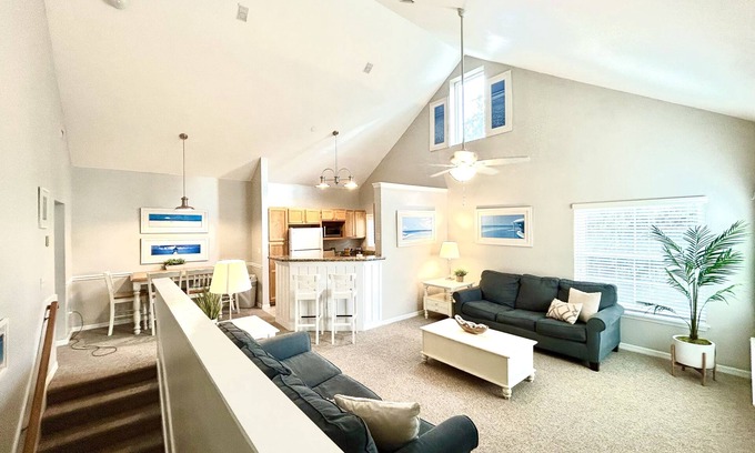Kissimmee Condo | Clean, Comfortable, Family Friendly Condo, EXCELLENT Location! Mins to DISNEY!
