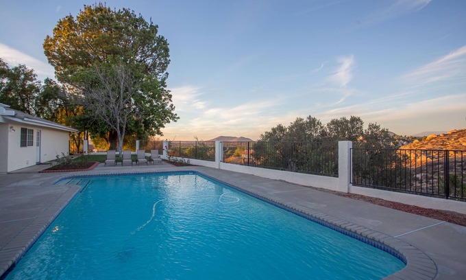 Temecula House | Close to all wineries, paved roads, pool, spa, views! Easy to get around!