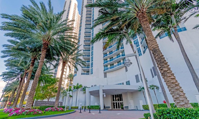 Sunny Isles Beach Apartment | Cloud9 - Sunny Isles Beach at Trump Tower