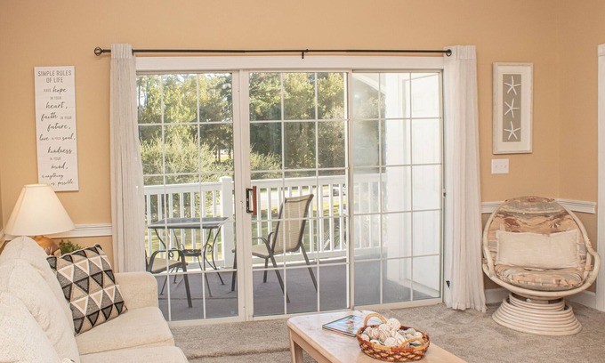 Central Myrtle Beach Condo | Comfortable & Spacious Villa at Myrtlewood. 3rd fl, 2Br/2Ba nicely decorated.