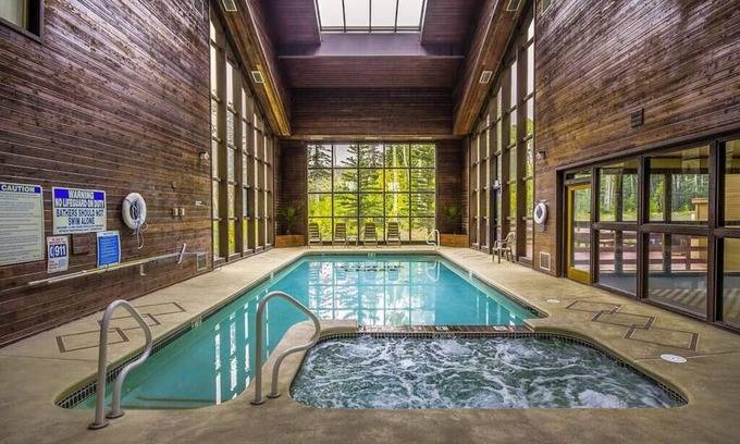 Brian Head Apartment | Condo 112, Wifi, Community Pool, Jacuzzi, Lounge,