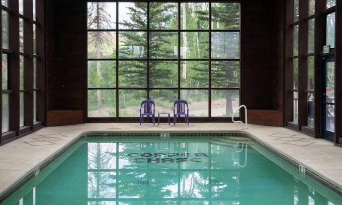 Brian Head Apartment | Condo 140, Wifi, Community Pool, Jacuzzi, Lounge,