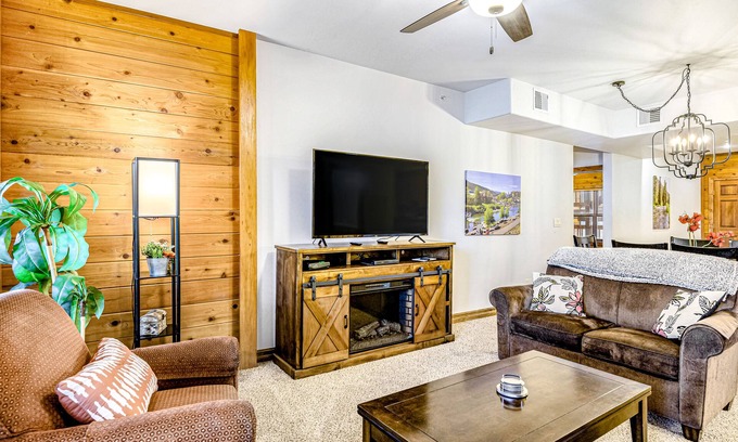 Pagosa Springs Condo | Convenient dog-friendly, course-front condo with washer/dryer - near hot springs
