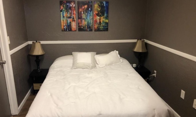 Carlsbad Hostel | Country Livin