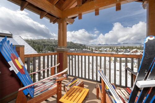 Fraser Apartment | Cozens Pointe B-301 condo