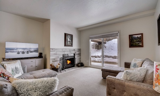 North Park City Condo | Cozy 1 bdrm Snowblaze Condominium in Old Town at the base of Park City Mountain