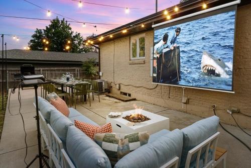 South Westminster House | Cozy 5BR - Outdoor Theater, Fire Pit, Games