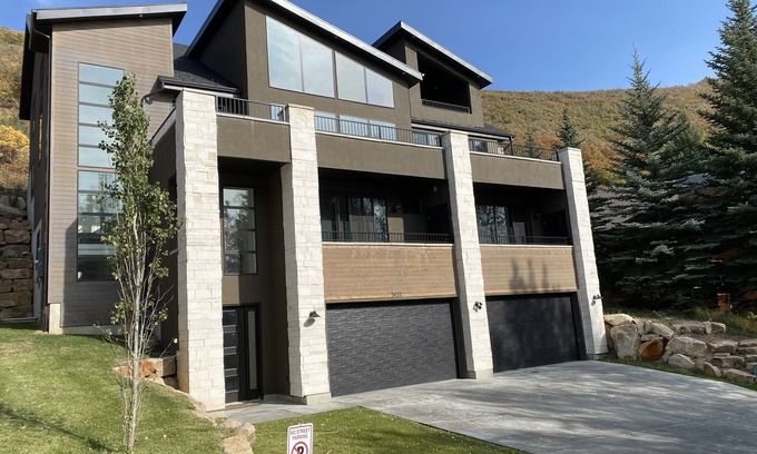 Deer Valley House | Deer Valley Luxury Ski House. Sleeps 27