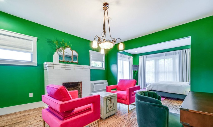 West End House | Designer Lodging in Downtown Austin with Free WiFi & Partial AC