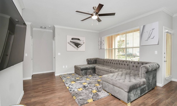 Uptown Apartment | Designer Themed 2 Bedroom GEM by the Galleria