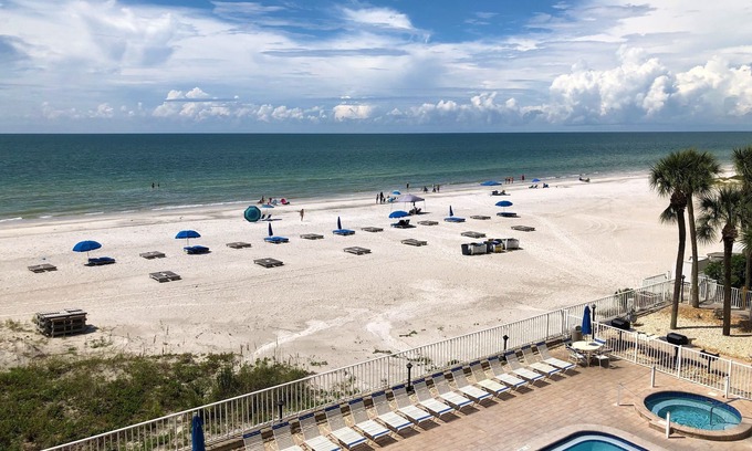 Indian Shores Condo | Direct Beachfront Indian Shores - Family Fav W/Pool- Vacay Mode On!