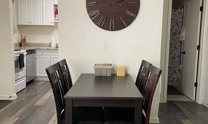 Nashville Apartment | DOWNTOWN NASHVILLE COMFY & COZY B