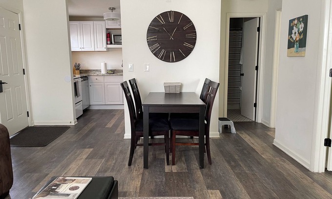 Nashville Apartment | DOWNTOWN NASHVILLE COMFY & COZY C
