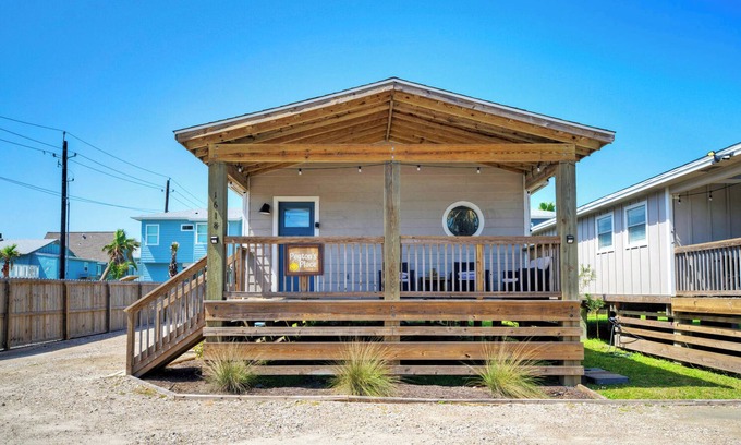Shibui Sands House | Dual Port A Cottages | 2 Complete Homes | Walk to the Beach + Patio