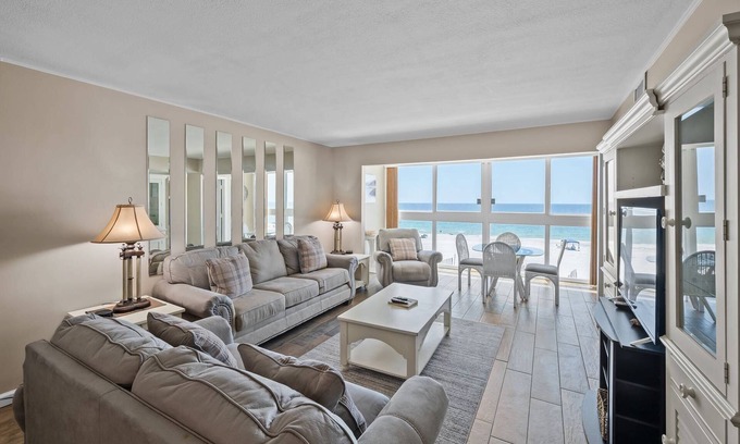 Gulf Shores Condo | Edgewater West 31 ~ Outdoor Pool + $400 in FREE Activities Daily ~ Zoo/Parasailing/Golf + More