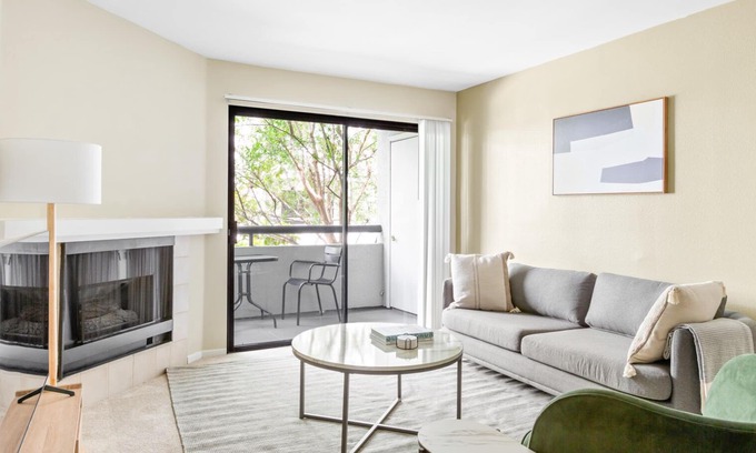Downtown Burbank Apartment | Elegant Burbank 1BR w/ BBQ, Gym & Pool, near TJ & WF, by Blueground
