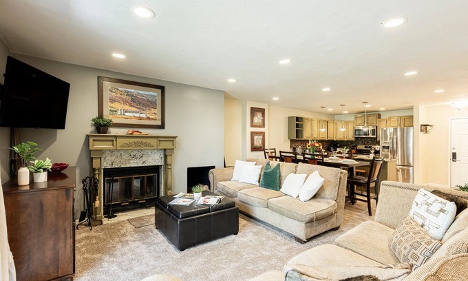 North Park City Condo | Enjoy Luxury Resort Amenities in the Heart of Old Town Park City! Snowblaze 208