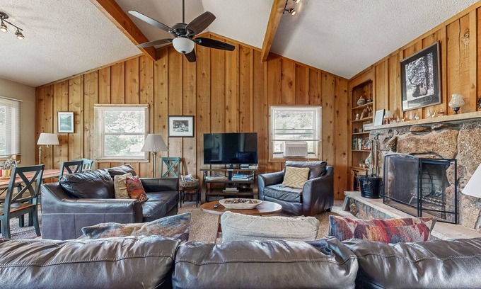 Estes Park Cabin | Enjoy nature from this charming cabin with deck, fireplace, & washer/dryer