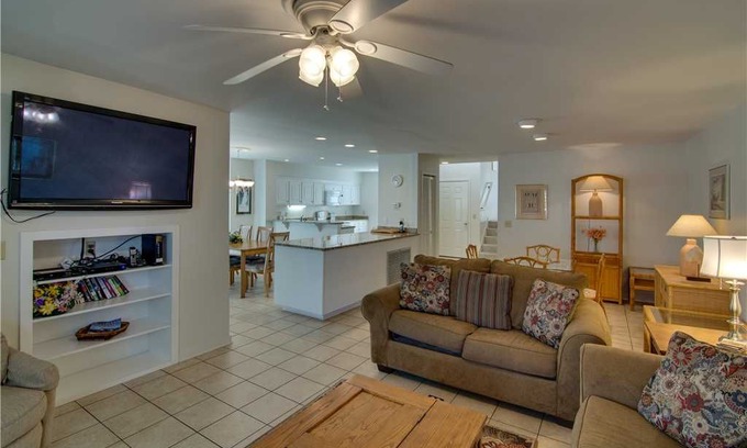Isle of Palms Villa | Fairway Dunes 5: 3 BR / 3 BA villa in Isle Of Palms, Sleeps 8