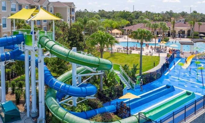 Windsor Hills Condo | Fall Specials! Free Water Park & Fantastic Pool - Minutes To Disney Front Gate!